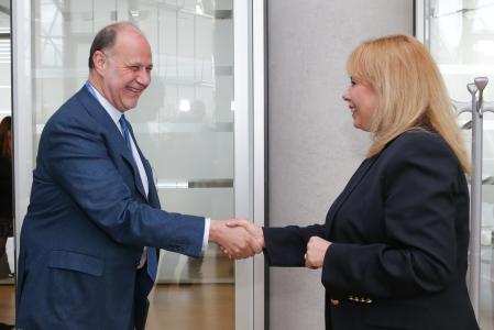 From left to right: Mr Cristian Popa, EIB Vice-President and Ms Anca Dragu, Romanian Minister of Public Finances.