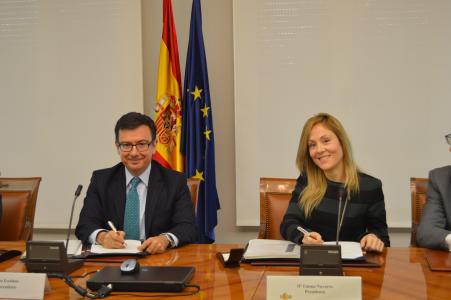 From left to right: Mr Román Escolano, EIB Vice-President, and Mrs Emma Navarro, CEO of ICO.