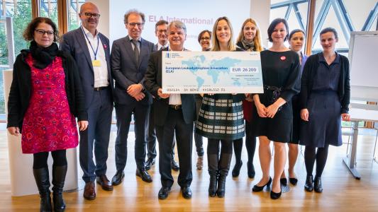 EIB Vice-President, Emma Navarro hosts the check ceremony for the European Leukodystrophy Association (ELA)