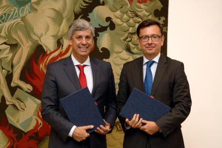 from left to right: Mr Mário Centeno, Portugal Minister of Finance, and Mr Román Escolano, Vice-President of the EIB
