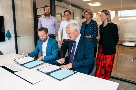 InvestEU: EIB lends €18 million to Rocsys for robotic electric vehicle charging infrastructure research and development