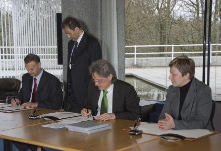 The European Investment Bank (EIB) is lending EUR 250 million to the Croatian Reconstruction and Development Bank (HBOR - Hrvatska Banka Za Obnovu i Razvitak) to finance the projects of small and medium-sized companies (SMEs), mid-cap companies and municipalities in Croatia.