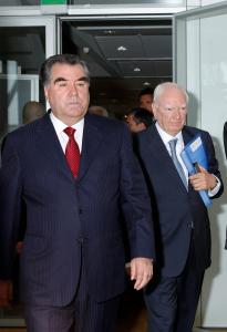 from left to right: S.E.M. Emomali Rahmon, President of the Republic of Tajikistan and Philippe Maystadt, President of the EIB