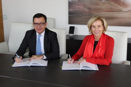 From left to right: EIB Vice-President R. Escolano and CEO of Bankinter M. D. Dancausa