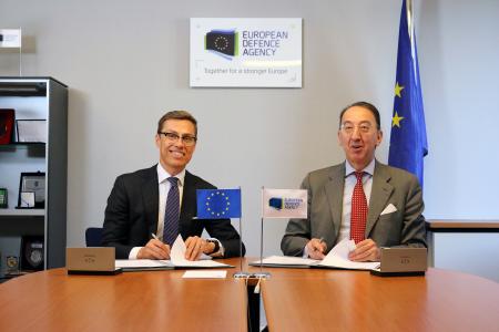 European Defence Agency and EIB sign cooperation agreement