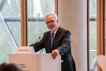 President Werner Hoyer discussing about Gender Equality to celebrate one year of adoption of the EIB Group Gender Strategy
