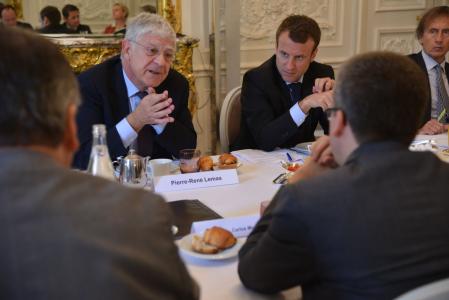 Pierre-René Lemas, Directeur Général de la Caisse des Dépôts et Emmanuel Macron, Ministre de l'Économie et des Finances