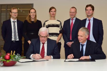 Pim van Ballekom Vice President of the EIB and Frenk van der Vliet, Board member of NWB Bank