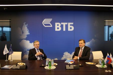 Mr Wilhelm Molterer, EIB Vice-President responsible for lending operations in Russia and Herbert Moos, Deputy Chairman and President of the Management Board, VTB Bank