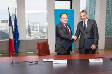 from left to right: Mr Ambroise Fayolle, Vice-President of the EIB, and Mr Philippe Dupuis, Deputy Secretary Genral of RTE