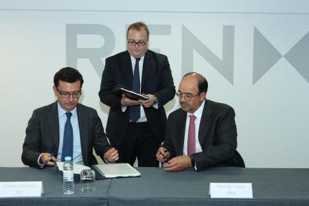 EIB Vice-President Román Escolano and the CEO of REN, Rodrigo Costa