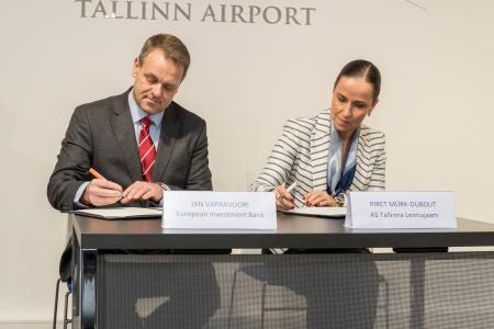 From left to right: Mr Jan Vapaavuori, EIB Vice President, and Mr Violeta Bulc, EU Commissioner for Transport
