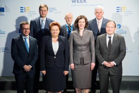 from left to right: (first row) Mr Carlos Moedas, European Commissioner for Research, Science and Innovation; Ms Laimdota Straujuma, Prime Minister of Latvia; Dana Reizniece-Ozola, Minister of Economic Affairs of Latvia; Mr Ambroise Fayolle, EIB Vice President;(second row) Mr Valdis Dombrovskis, Vice-President for the Euro and Social Dialogue, European Commission; Mr Pier Luigi Gilibert, EIF Chief Executive; Mr Pim van Ballekom, EIB Vice-President