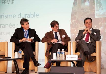 Mr Philippe de Fontaine Vive, Vice-President of the EIB, Mr Daniel Vigneron, Professional journalist, specialised ininternational economics, European affairs, EU-Maghreb relations and Mr Mohamed Choucair, President of ASCAME