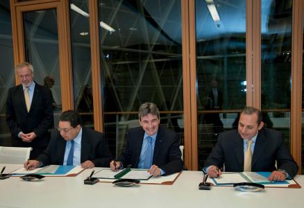 Dr. Ziad Bahaa Eldin, Deputy Prime Minister and Minister of International Cooperation, Mr Philippe de Fontaine Vive, Vice President of the EIB and Mr. Hesham Okasha, Chairman of the National Bank of Egypt (NBE)