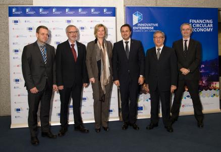 Jan Vapaavuori, EIB Vice-PresidentWerner Hoyer, President of the EIB Mrs Francine Closener, Secretary of State Xavier Bettel, Prime Minister of LuxembourgKarmenu Vella, European Commissioner Jonathan Taylor, EIB Vice-President