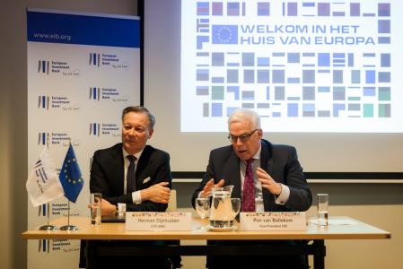 From left to right: Herman Dijkhuizen, CFO of NIBC and EIB Vice-President Pim Van Ballekom