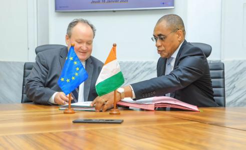 Global Gateway : l’équipe Europe renforce à hauteur de 300 millions d’euros son soutien à des investissements stratégiques et durables en Côte d’Ivoire