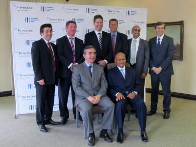 from left to right; Oliver Cusworth (EIB), Richard Willis (EIB) Mr Michael Meeser: Head of Project & Infrastructure FinanceMr Lourens van Rensburg: Head of Financial Products Mr Fazel Moosa: Project & Infrastructure Finance consultantMr Alfred Abad (EIB Pretoria) Seated from left to right: Mr P. Sakellaris, Vice President of the EIB and Mr Fani Titi Chairman