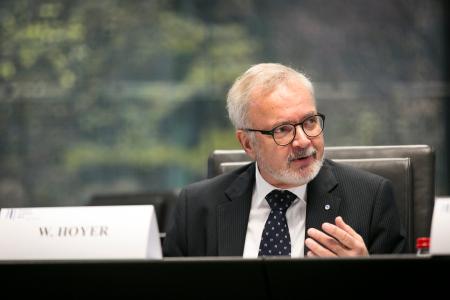 Mr President Hoyer, President of the EIB