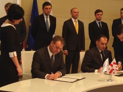 Mr Jan VAPAAVUORI, Vice President of the EIB - Mr. Dimitry Kumsishvili, First Deputy Prime Minister and Minister of Finance of Georgia