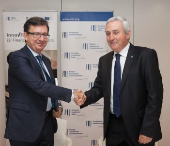 EIB Vice-President Román Escolano and Danobat Group’s CEO Iñigo Ucín Azcue