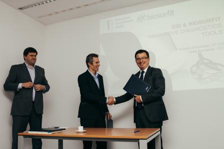 Biosurfit’s CEO, João Garcia da Fonseca and EIB Vice-President Román Escolano