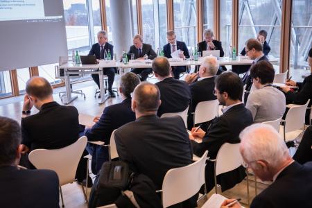 The EIB host a series of days of ECON Conference in Investment, Technological Transformation and skills. Policy address by Klaus Regling, Managing Director, European Stability Mechanism. Perallel Session first round.