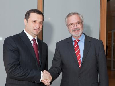 H.E. Mr Vladimir Filat, Prime Minister of the Repulic of Moldova and Mr Werner Hoyer, President of the EIB