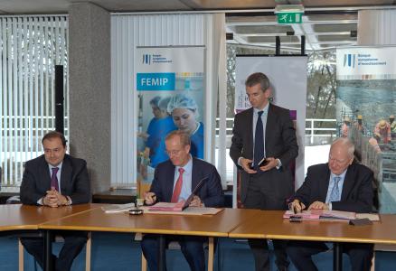 From left to right:Mr Dimitris Tsitsiragos, Vice President EMENAMr Thunell, Chief Executive Officer IFCMr Philippe Maystadt, President of the EIB