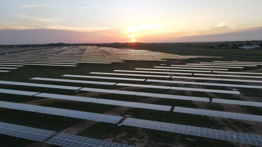 InvestEU: EIB signs €50 million green loan with Matrix Renewables to deploy 5 new solar photovoltaic plants in Spain 