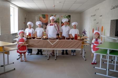 Ukraine: School in Pryvovchanske reopens after major overhaul supported by EU bank