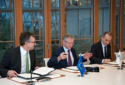 von links nach rechts: Ulrich Dexheimer Vorstandssprecher ISB, Herrn Wilhelm Molterer, EIB Vize-Präsident und Dr. Ulrich Link,Vorstand ISB