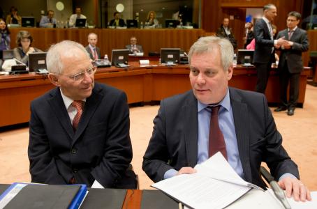From left to right: Mr Wolfgang SCHAUBLE, German Federal Minister for Finance; Mr Antti RINNE, Finnish Minister for Finance.