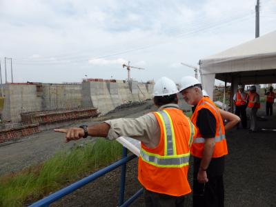Construction of the new Miraflores locks to cater for larger ships using the Panama Canal