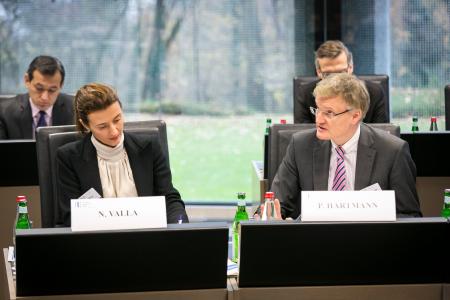 from left to right: Ms Natacha Valla, Head of Policy and Strategy Division, EIB, and Mr Philipp Hartmann, Deputy Director General, European Central Bank