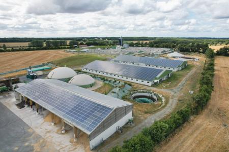 Supporting construction of small scale solar PV and wind power plants across France