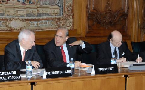From left to right: Philippe MAYSTADT, President, European Investment Bank, Angel GURRÍA, OECD Secretary-General and Roger HARMEL, Director, OECD Council Secretariat