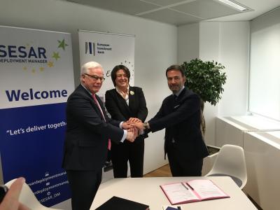 from left to right: Pim van Ballekom, Vice-President of the European Investment Bank (EIB), Violeta Bulc, EU Commissioner for Transport, and Massimo Garbini, Managing Director of the SESAR Deployment Manager (SDM)