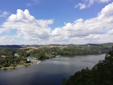 Czech Republic: EIB signs a CZK 1.3 billion loan with Central Bohemia Region to improve healthcare and other key infrastructures at #EURegionsWeek