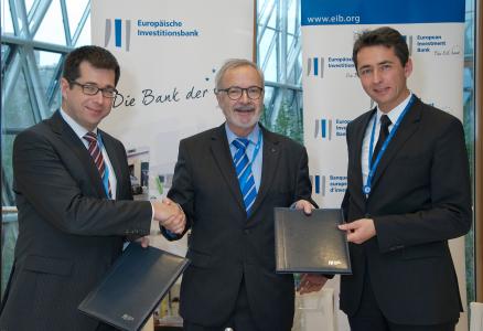 Stefan Jennewein, Managing Director of the companyWerner Hoyer President of the EIB and Klaus Jennewein, Managing Director and founding member of Jennewein Biotechnologie