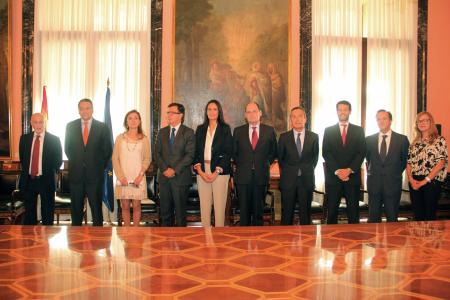 The guarantee agreements signed today between the EIF and Bankia, Banco Santander, CaixaBank, Banco Sabadell, Banco Popular Español, and Bankinter will allow the six banks to provide EUR 4 billion of new loans to SMEs in Spain, over the next two years.