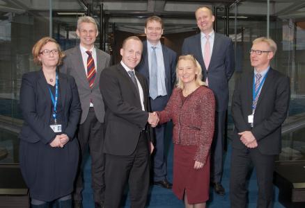 Carl-Adam Johansson, EIB Legal Counsel Jukka Luukkanen, EIB Head of Division, Operations in Nordic, Baltic and EFTA CountriesCarsten Morgenstern, EIB Loan OfficerSecond row:Hanna Karczewska, EIB Head of Baltic Sea Region Division, Legal Department Peter Rønnest Andersen, Chief Financial Officer, Haldor TopsøeAnita Fürstenberg-Lucius, EIB Director, Operations in the Baltic Sea RegionCarsten Andersen, Head of Corporate Treasury, Haldor Topsøe