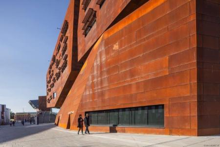 Construction of the new WU campus to fulfill the highest standards of contemporary facilities, modern research and corresponding teaching methods