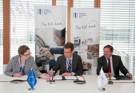 Hanna Karczewska, Head of Legal Division, EIB, Martin Bendixen, Group Treasurer, AB Electrolux and Tilman Seibert, Director, EIB