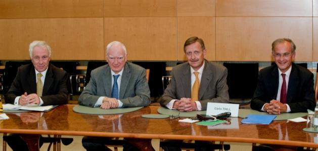 From left to right: Mr Carlos da Silva Costa, Vice President of the EIB, Philippe Maystadt, President of the BEI and Mr Carlo Thill (BGL) and Eric Martin (BNP Paribas) co-presidents of the Management Committee BGL BNP Paribas