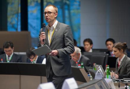 EIB hosts “Young Leaders Summit” for Asia-Europe FoundationYoung people from 51 Asia-Europe Meeting (ASEM) countries met at the EIB’s Luxembourg headquarters today as the EU Bank hosted the final day of the “Young Leaders Summit” organised by the Asia-Europe Foundation (ASEF) and the European Commission.