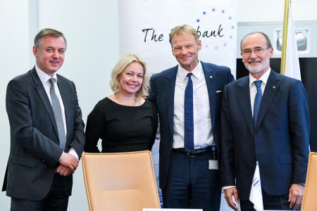 European Union boosts support for Ukraine ahead of Eastern Partnership Summit with new finance from the EU Bank