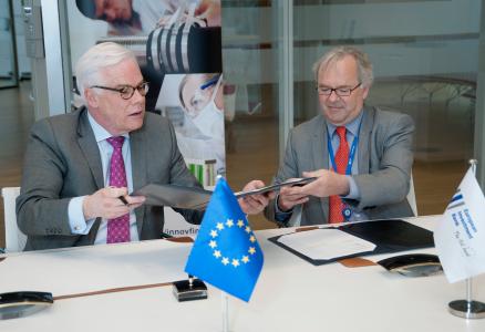 EIB Vice-President Pim van Ballekom and Fred Guelen, CFO and President of North American operations of Planon Beheer B.V