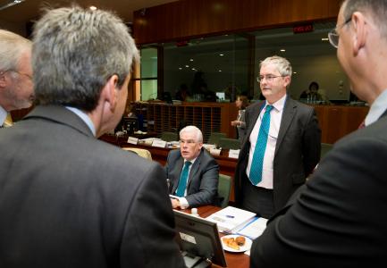 Mr Pim van BALLEKOM, Vice-President of the EIB, Mr Jonathan TAYLOR, Vice-President of the EIB